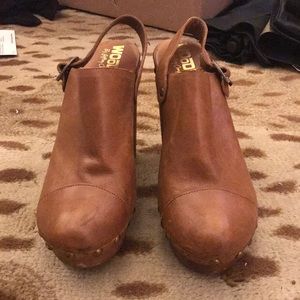Woodies By Jeffrey Campbell